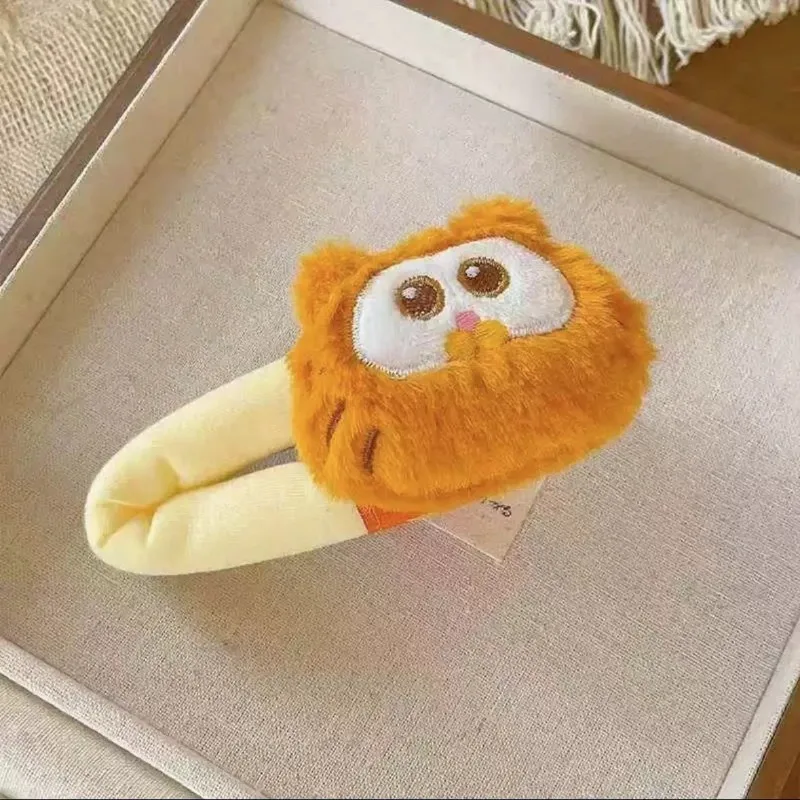 קליפס שיער חמוד של גארפילד עם דמויות אהובות