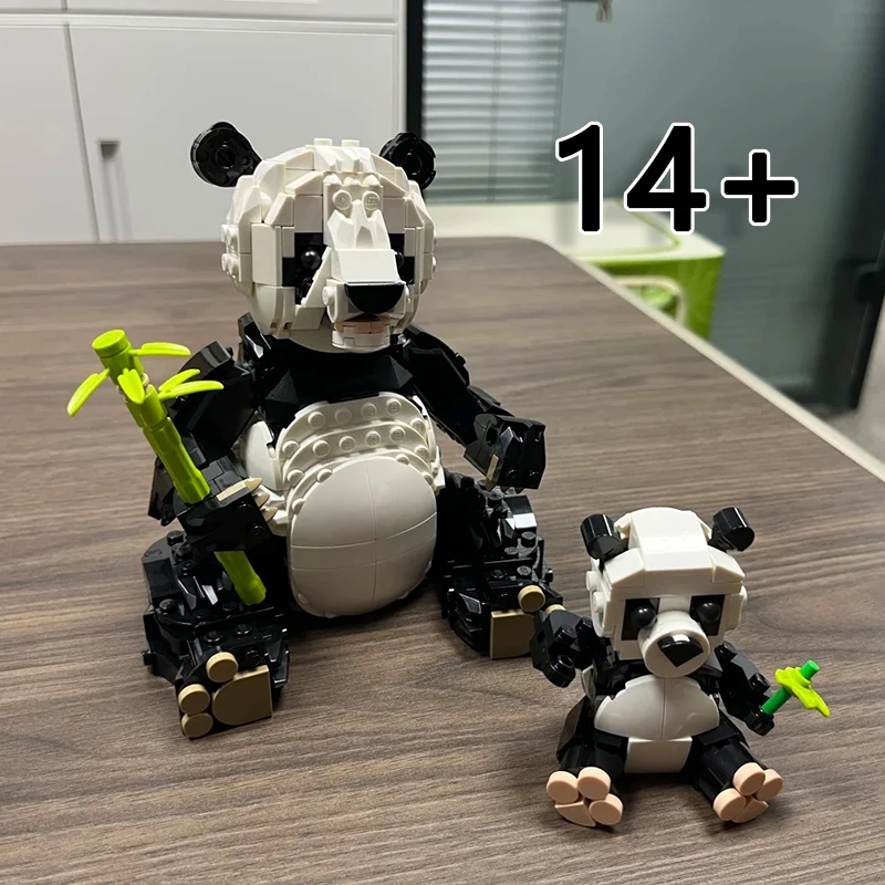 סט בנייה 3in1 עם משפחת פנדות וחיות בר