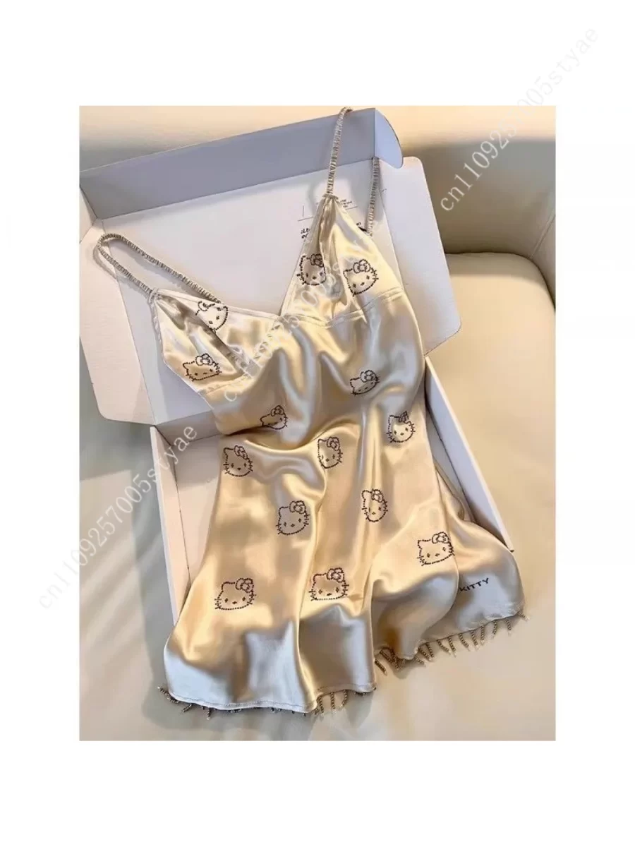 שמלת לילה סאטין עם Hello Kitty